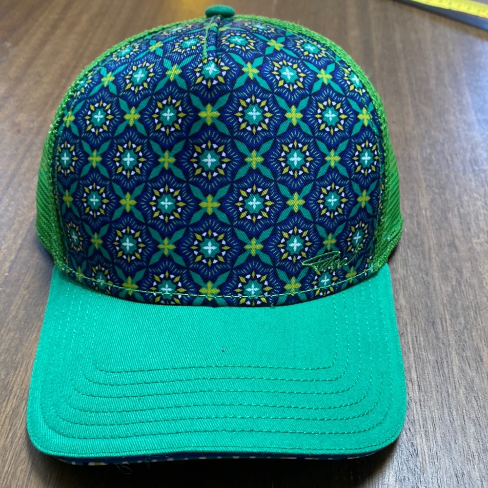 Womens Prana Trucker hat green and blue. This hat is LIKE NEW!!looks never worn!
